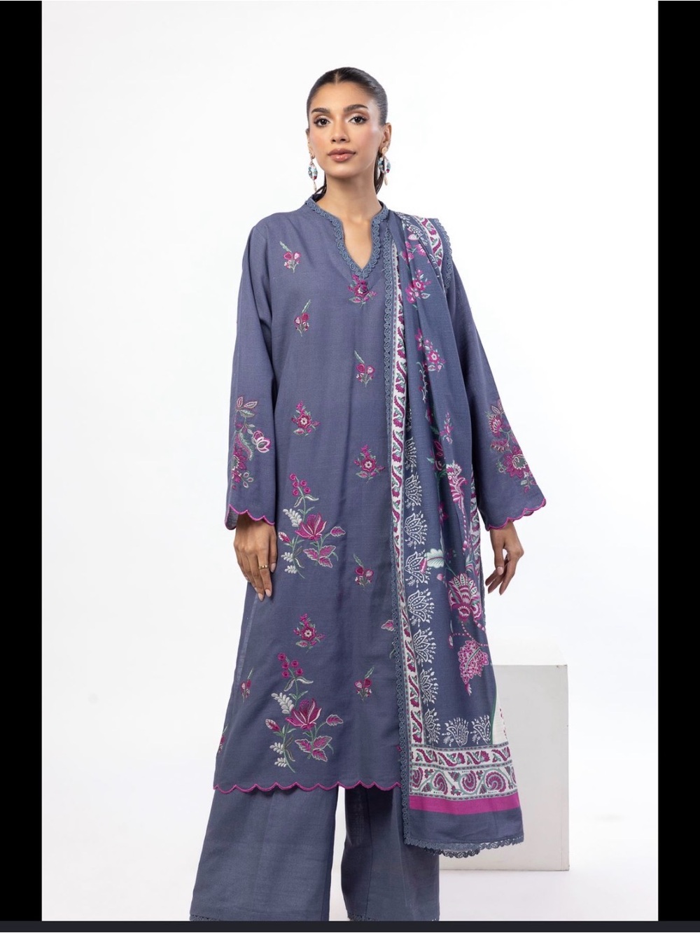 Khaadi Women's Floral Embroidered Kurta Set 3-piece set Winter Collection